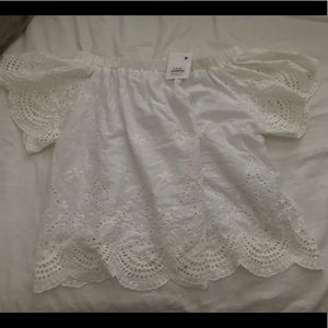 Off the shoulder boutique top!